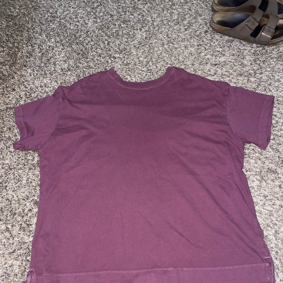 Old Navy women’s oversize Short Sleeve Tee - Plum - Picture 1 of 4